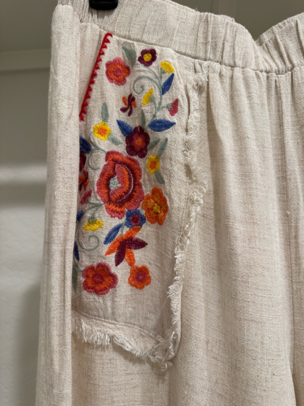 Umgee Cream Wide-Leg Pants with Embroidered Floral Pockets - Picture 3 of 3